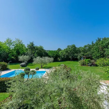 Fiore-2 By Interhome Gedići