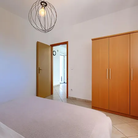 Fiore-2 By Interhome