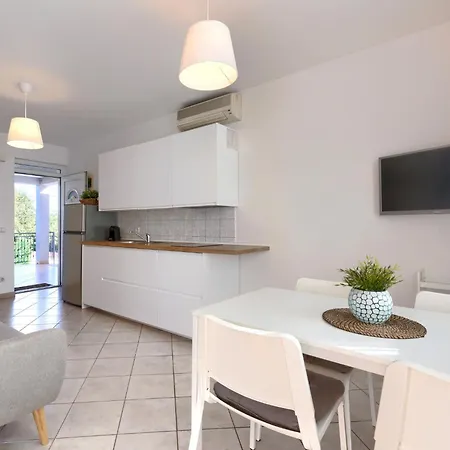 Apartamento Fiore-2 By Interhome *