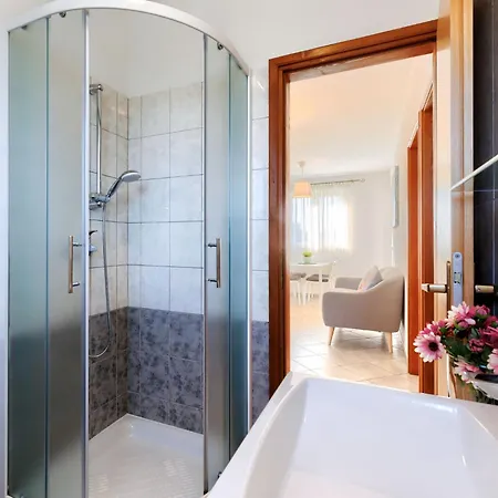 Apartamento Fiore-2 By Interhome