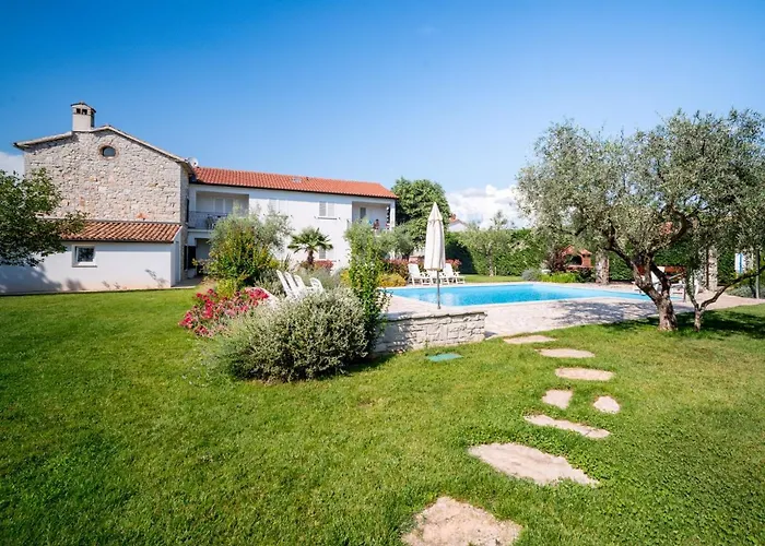 Fiore-2 By Interhome * Gedići